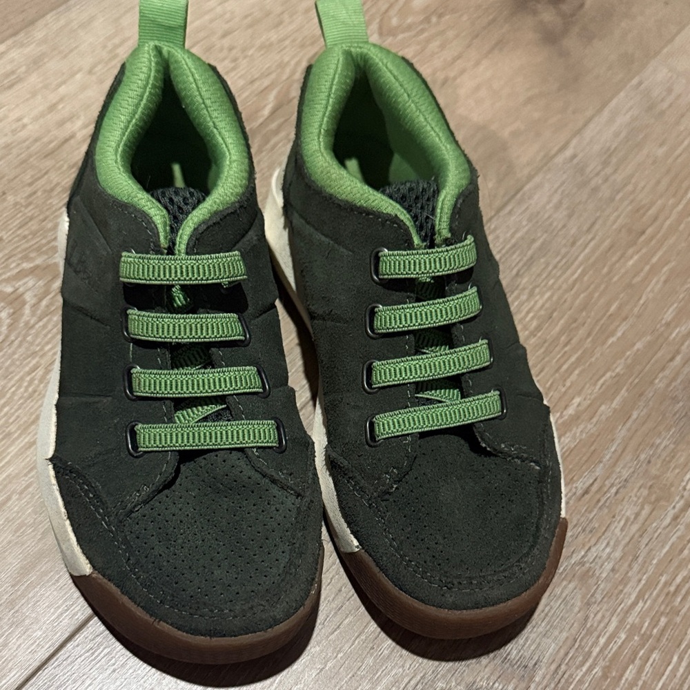 L.L. Bean Kids Sneakers in Dark Green and Light Green